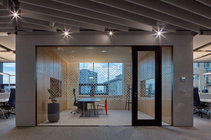 1500平方创意工厂办公室装修设计案例效果图