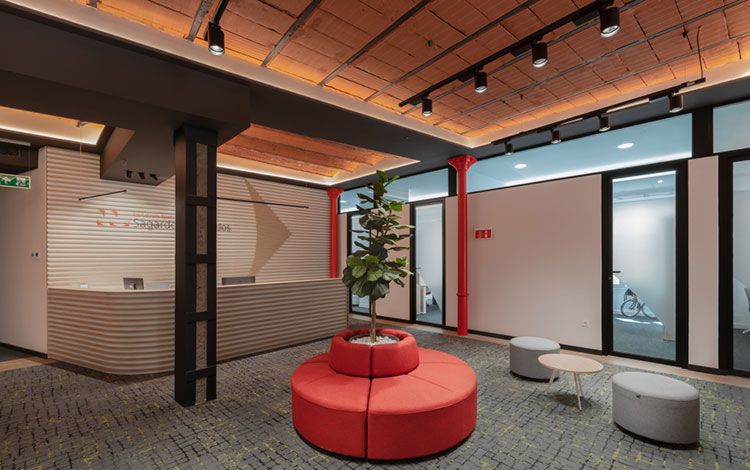 合肥100平办公室墙体装修设计布局该怎么做？